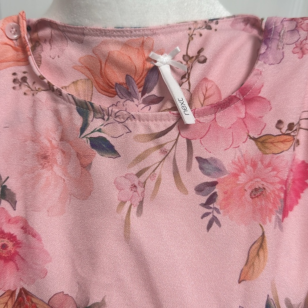 Beautiful romper - Picture 2 of 3